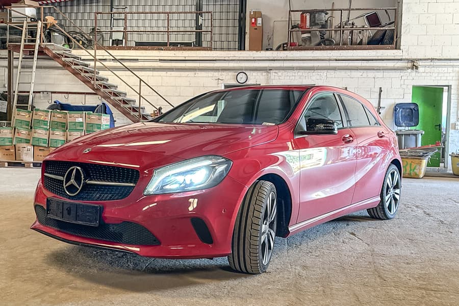 PKW Mercedes-Benz A180d